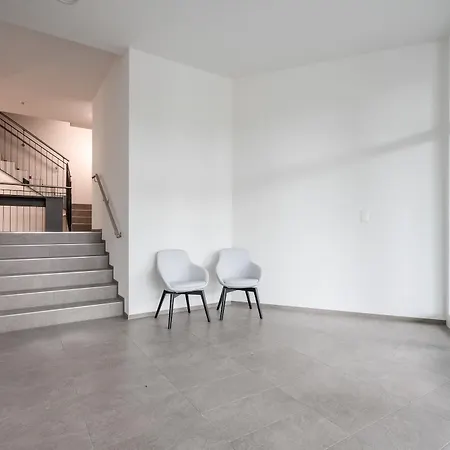 Airport Apartament *
